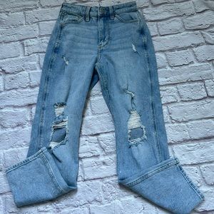Hollister women’s teen distressed jeans waist 24 length 25 NEW
